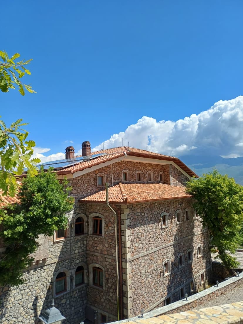 Bujtina Çupa terrace